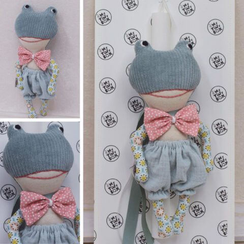 χειροποίητη πασχαλινή λαμπάδα με υφασμάτινη κουκλίτσα βάτραχο